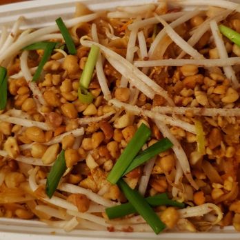 Thai Lotus - Mild Pad thai with chicken - Thai Near Me - North Brunswick, New Jersey