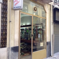 Africana - A fachada da barbearia