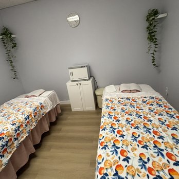 Summer Shine Massage - Double massage room - Massage Near Me - Carnation, Washington Summer Shine Massage - Double massage room - Massage Near Me - Carnation, Washington