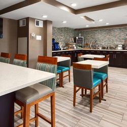 Best Western Plus Hardeeville Inn & Suites - Breakfast Area