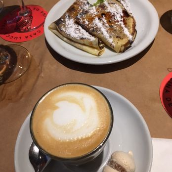 Casa Lucca - cortado en jarrito y panqueques con dulce de leche - Cocktail Bars Near Me - Buenos Aires, C