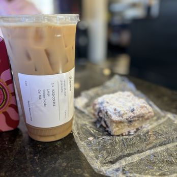 Jitters Cafe - Large iced coffee (snickerdoodle with oatmilk) delish - Coffee & Tea Near Me - North Kingstown, Rhode Island