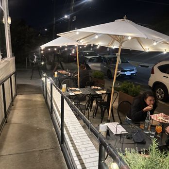 Stracci Pizza - Outside dining - Pizza Near Me - Alexandria, Virginia