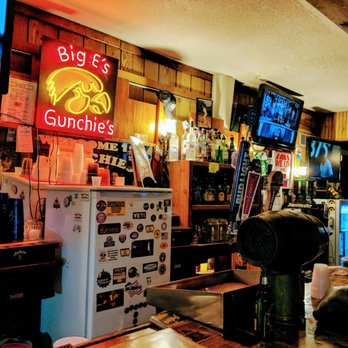 Gunchies - Davenport - Hungry??? They have a breaded pork tenderloin sandwich that will definitely have you coming back. And the pizza!!! Taco Tuesday and wings!!! - Pizza Near Me - Davenport, Iowa Gunchies - Davenport - Hungry??? They have a breaded pork tenderloin sandwich that will definitely have you coming back. And the pizza!!! Taco Tuesday and wings!!! - Pizza Near Me - Davenport, Iowa