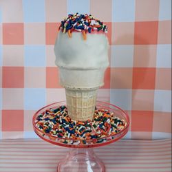 Lia’s Treats - Ice cream themed cake pop