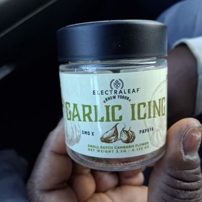 Strain Stars Cannabis Dispensary & Delivery by null