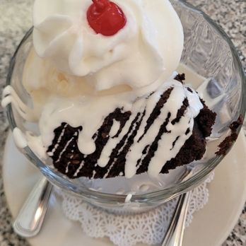 Sugar Bowl - Brownie sundae - Ice Cream & Frozen Yogurt Near Me - Scottsdale, Arizona Sugar Bowl - Brownie sundae - Ice Cream & Frozen Yogurt Near Me - Scottsdale, Arizona