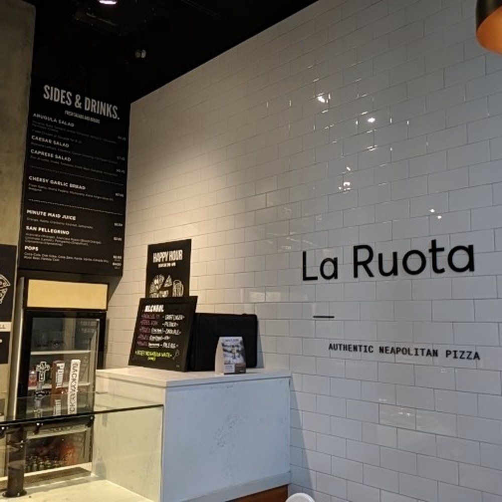 La Ruota Pizzeria - Clean interior - Pizza Near Me - Coquitlam, British Columbia La Ruota Pizzeria - Clean interior - Pizza Near Me - Coquitlam, British Columbia