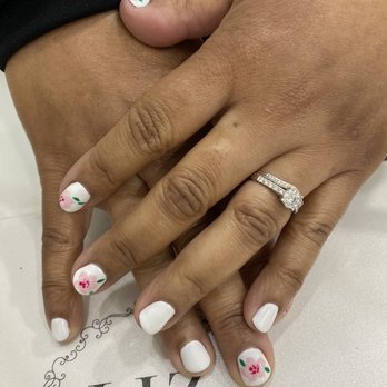 Liz Nail & Spa - Nail Salons Near Me - Flushing, New York