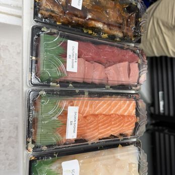 ISF Trading - Fresh sashimi - variety of tuna, salmon, scallop, uni and eel - Wholesalers Near Me - Portland, Maine