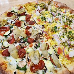 Dhillon's Pizza - Veggypaloza with pepperoni and half chicken curry 18inch