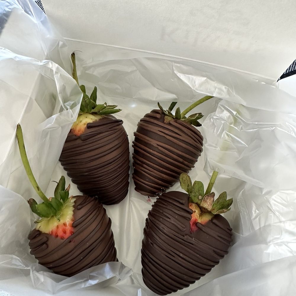 Beautiful chocolate covered long stemmed strawberries for Valentine's Beautiful chocolate covered long stemmed strawberries for Valentine's