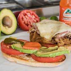 Pepes Tortas & Burgers