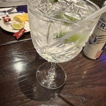Hard Rock Cafe - Gin and tonic - American Near Me - Bronx, New York Hard Rock Cafe - Gin and tonic - American Near Me - Bronx, New York