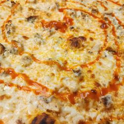 Chumpys Pizzeria - Buffalo chicken pizza