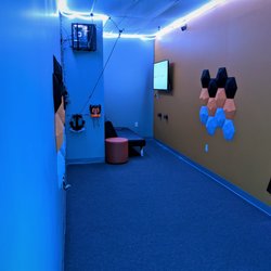 VR Lawrence - VR Room Experience with couches for friends and family to watch what is happening