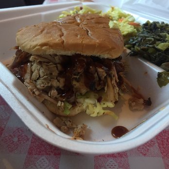 Toms Barbeque - Look at the amount of meat!! Regular pulled pork sandwich - Barbeque Near Me - Memphis, Tennessee Toms Barbeque - Look at the amount of meat!! Regular pulled pork sandwich - Barbeque Near Me - Memphis, Tennessee