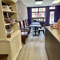 Generations Pie Company - Seating
