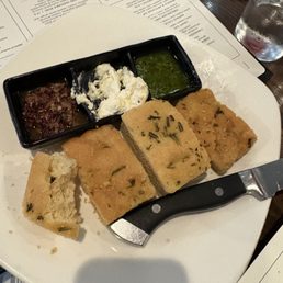 GF Focaccia Bread Service GF Focaccia Bread Service