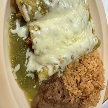 Linda's Restaurant - Chicken enchiladas with green sauce - New American Near Me - Corpus Christi, Texas Linda's Restaurant - Chicken enchiladas with green sauce - New American Near Me - Corpus Christi, Texas