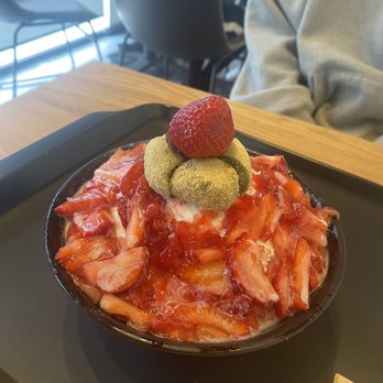 Sulbing - Strawberry Bingsu - Desserts Near Me - Santa Clara, California Sulbing - Strawberry Bingsu - Desserts Near Me - Santa Clara, California
