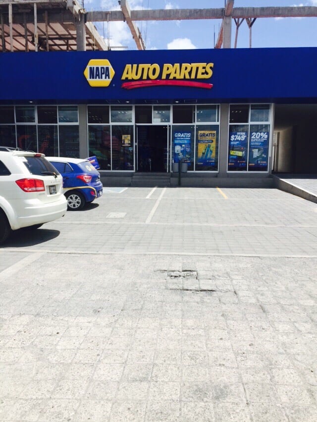 NAPA Lateral Carretera Federal 57, Santiago de Querétaro, Querétaro