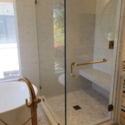Wishon - 90° panel and door with satin brass hardware