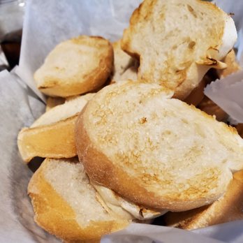 Mannino's Cucina Italiana - a basket of bread - Italian Near Me - Pitman, New Jersey