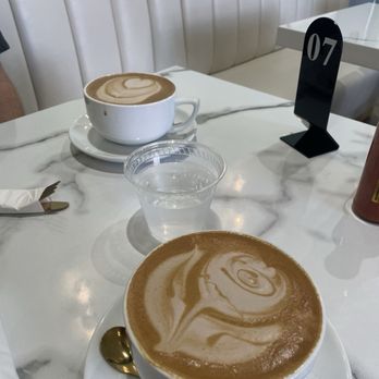 Luua Caffe - Pasas un momento agradable trae a tu amiga o pareja - Breakfast & Brunch Near Me - Inglewood, California