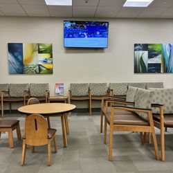 PVHC Urgent Care - La Verne - Plenty of seating