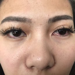 How messy the eyelashes look. Not satisfied.