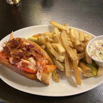 Linda Bean's Maine Kitchen - The Harbormaster Lobster Roll - Seafood Near Me - Freeport, Maine