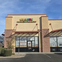 Kidiatric Dental & Orthodontics - Front of the office, Gilbert location.