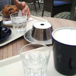 Wayne's Coffee - 喝咖啡聊是非