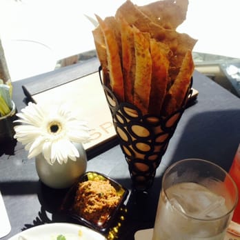 Splashes Restaurant - Bread, chips and some sort or proprietary salsa thingy. - New American Near Me - Laguna Beach, California