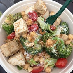 Pesto Bowl with marinated tofu
