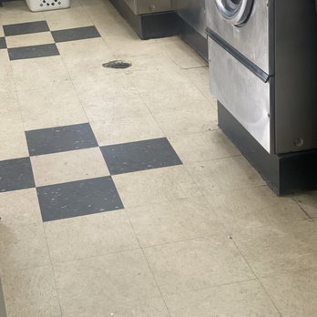 Brilliant Bubbles Laundromat - I'm am disgustingly Disgusted - Laundromat Near Me - Lawrenceville, Georgia Brilliant Bubbles Laundromat - I'm am disgustingly Disgusted - Laundromat Near Me - Lawrenceville, Georgia