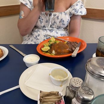 Pantry Restaurant - Steak and mash potatoes and gravy - Breakfast & Brunch Near Me - Santa Fe, New Mexico
