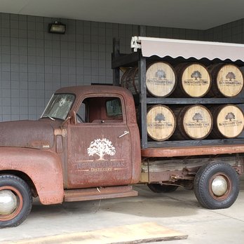 Boundary Oak Distillery - Distilleries Near Me - Radcliff, Kentucky