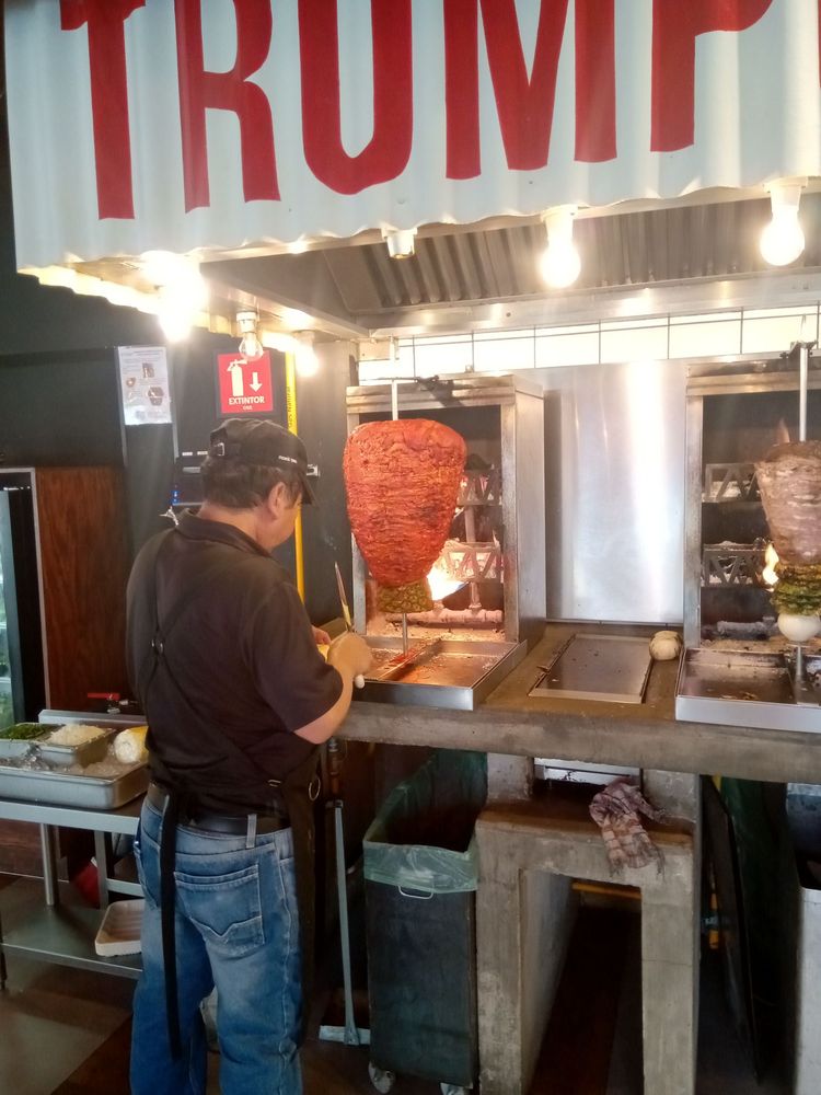 El Farolito
