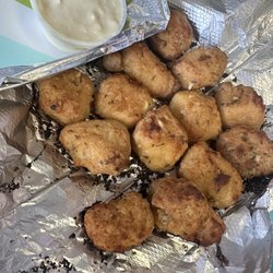 Sarah's Pizza - Boneless Garlic chicken wings