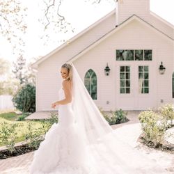 V's Alterations - Gorgeous pictures of one of our brides