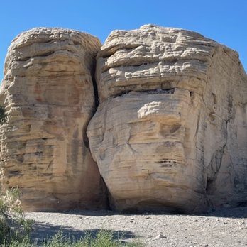 Calico Tanks Trail - Faces on these two boulders - Hiking Near Me - Las Vegas, Nevada Calico Tanks Trail - Faces on these two boulders - Hiking Near Me - Las Vegas, Nevada