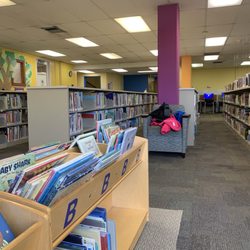 Johnson County Library - Corinth - Other areas of kids library
