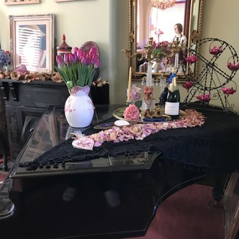 The Pinc Lady Mansion - So beautiful! - Guest Houses Near Me - Eureka, California