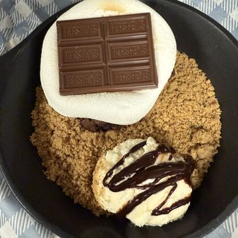 Cracker Barrel Old Country Store - Campfire s'more. Oh so yummy!!!! It's sweet chocolate goodness!!!!!! - American Near Me - Sevierville, Tennessee