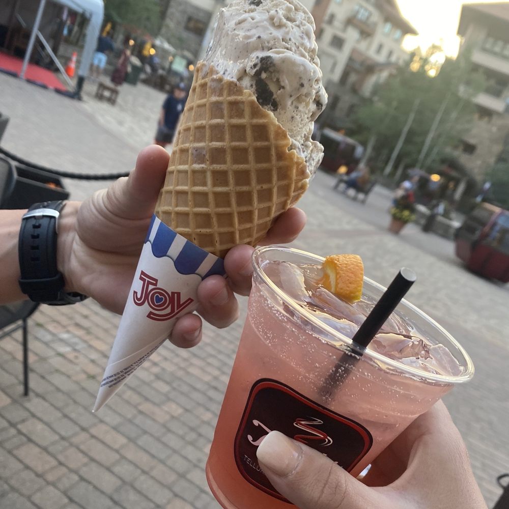 Tracks Cafe & Bar - Cookies and Cream and the Blood Orange Margarita - Bars Near Me - Telluride, Colorado Tracks Cafe & Bar - Cookies and Cream and the Blood Orange Margarita - Bars Near Me - Telluride, Colorado