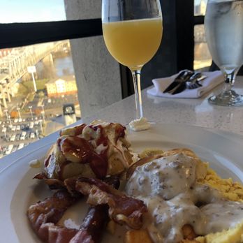 Eighteen at the Radisson - Steakhouses Near Me - Covington, Kentucky