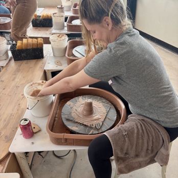 Clay Parlor - Lindsey learning so quickly! - Art Classes Near Me - Ventura, California Clay Parlor - Lindsey learning so quickly! - Art Classes Near Me - Ventura, California