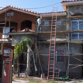 Lightning Construction Co - Stucco in process - General Contractors Near Me